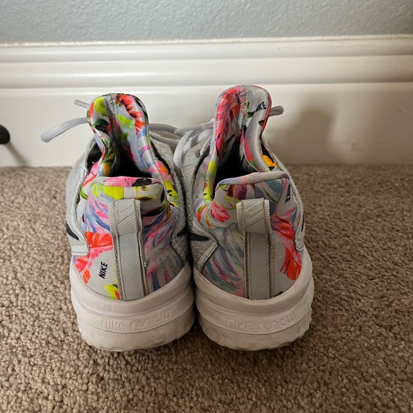 Nike sneakers - Picture 3 of 7